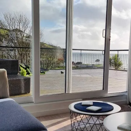 View - Luxury Sea View - Millendreath, Apartment Looe